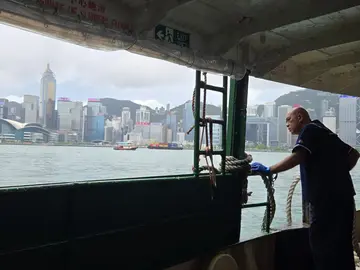 Hong Kong Free Tour:Star ferry in Kowloon to a million-dollars view in Central
