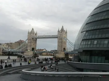Stroll along the Southbank. 