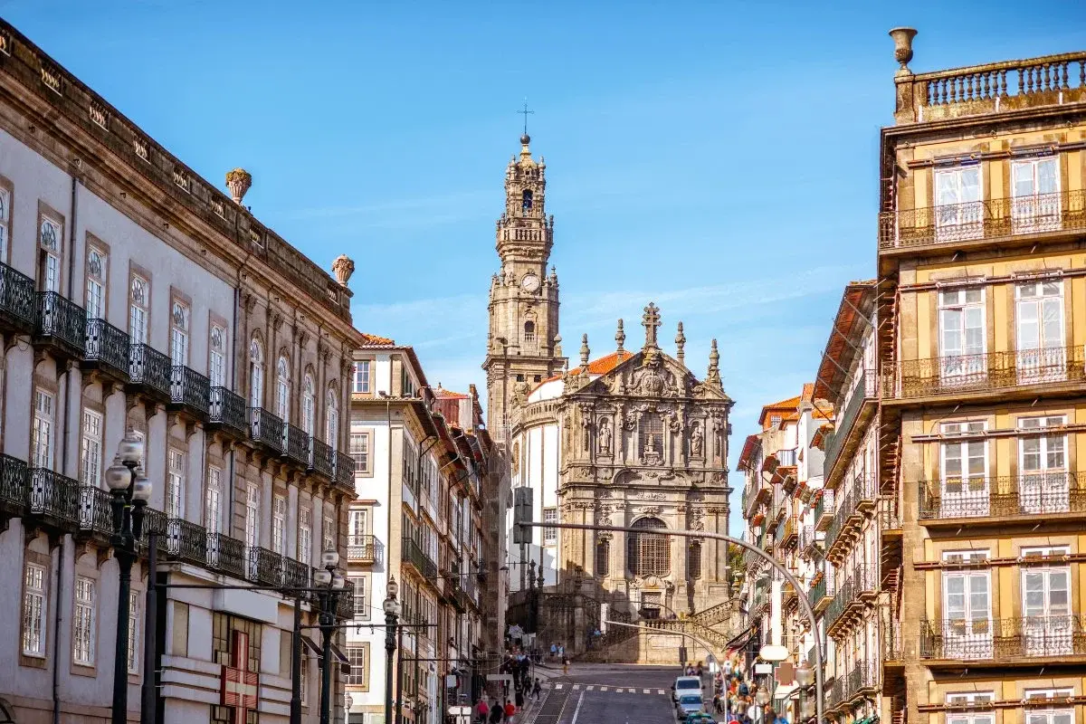 Conoce lo Mejor de Porto Caminando y Adéntrate a los Rincones mas Hermosos de la ciudad.