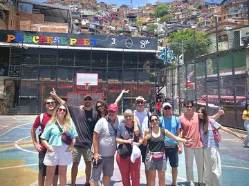 Comuna 13:✨Graffiti Tour, History, and Hidden Gems with a Local Guide