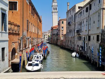Historical tour through the center of Venice