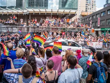 Tour Gratuito: Un Paseo por la Historia LGBTQ de Toronto