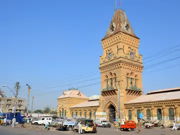 Walking tour of Old Town Karachi