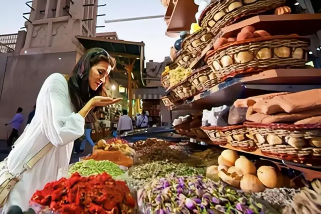 Explore the hidden history of Dubai with a local guide—Old Dubai, Al Fahidi, traditional souks, and the authentic culture of the city.