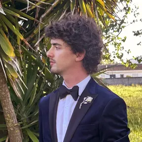 André
