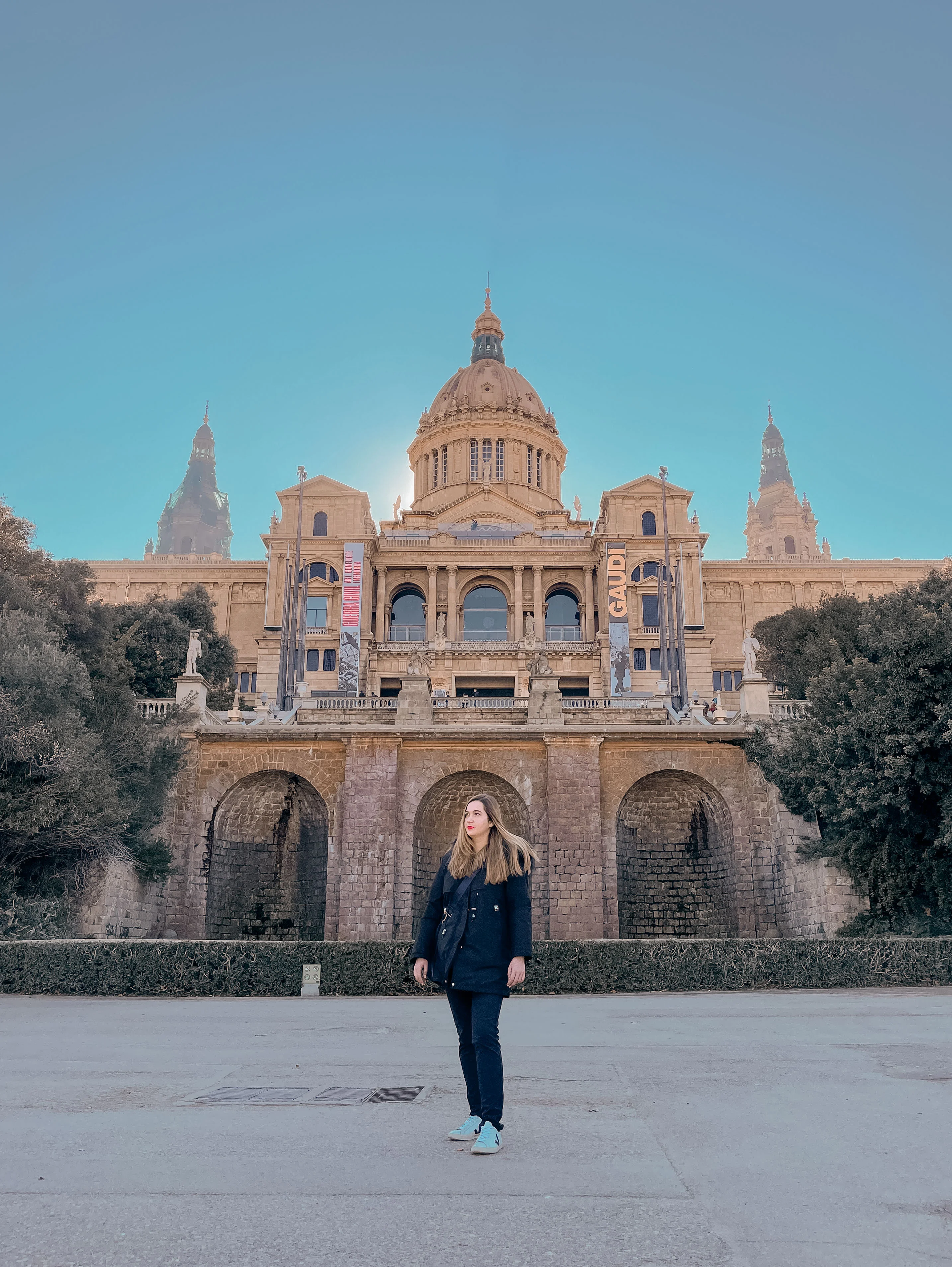 Tour di Montjuïc: storia, viste indimenticabili e fotografie ricordo