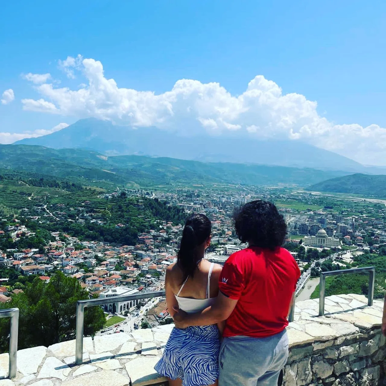 Burg von Berat: Ein Spaziergang durch Stein, Geschichten und Zeit