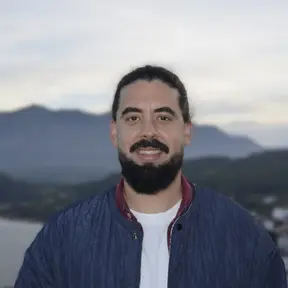 Simón