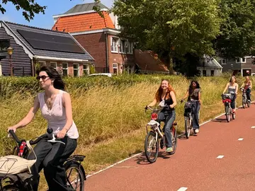 Amsterdam by BIKE North and East: discover the coolest places outside the city center!