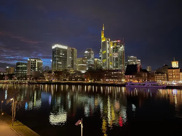 Free tour through Frankfurt's past and present