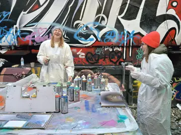 Color Rush: From Old Town to Spray-Painted Cards (Max. 12)