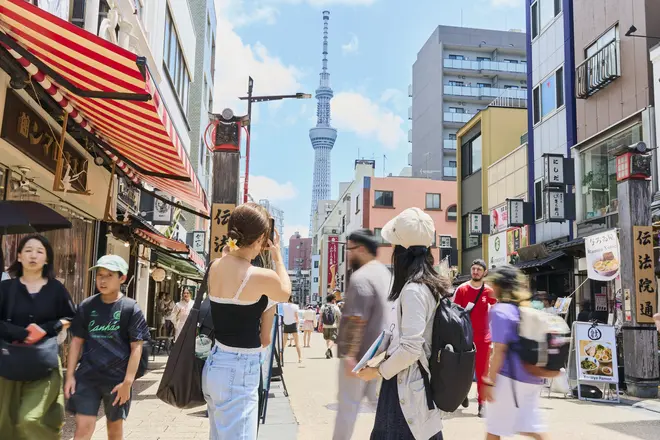 Taller de fabricación de palillos en Asakusa, Tokio