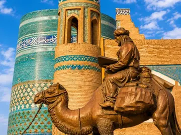 Tour di Khiva Ichan Kala: Storia, Leggende e Storie Nascoste