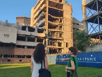 „Walls That Remember“: Geschichte, Architektur und Politik – Free walking tour