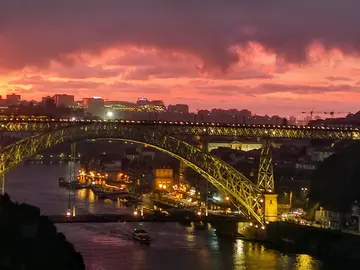 LAS MEJORES VISTAS DE PORTO!! GRUPOS PEQUEÑOS, TRANQUILIDAD ABSOLUTA, CONOCIENDO LOS BARRIOS LOCALES, LUGARES QUE NO  SALEN EN LAS GUIAS TURISTICAS! 