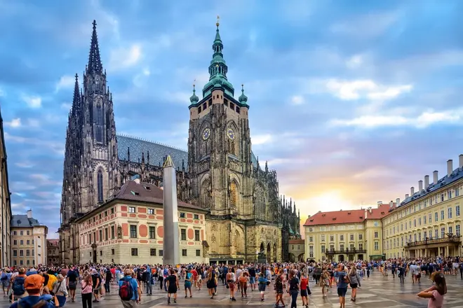 Free tour - Prague's mysteries: from Christian alchemy to Jewish mysticism (Prague Castle to Jewish Quarter)
