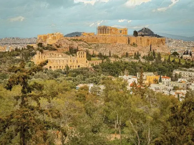 Athens Strolling and Smiling, a chill hill walk with my furry pal🐶