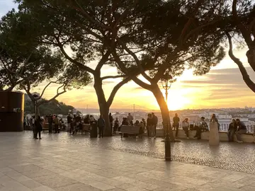 Tour por las colinas de Mouraria y Alfama, cuna de la historia de Lisboa y el  Fado,  