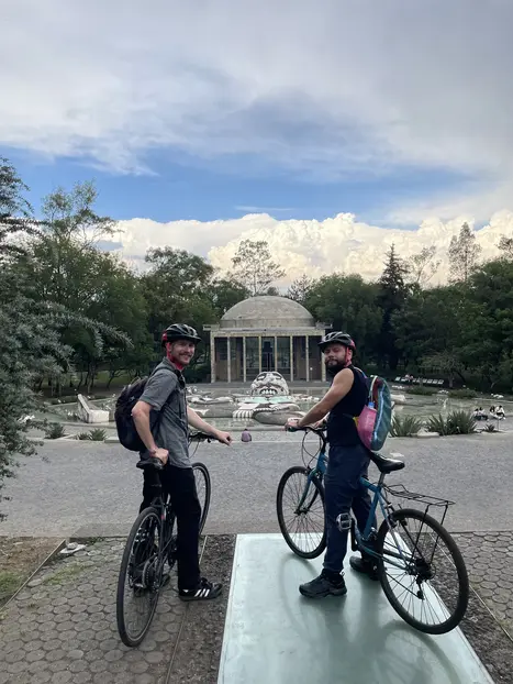 Explora la Ciudad de México en bicicleta con un amigo