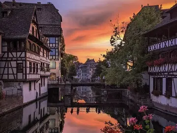 ✨🥨El Único Free Tour Inolvidable de Estrasburgo. Dos Barrios: Historia, Comida, Leyendas y Más! 🥨 ✨