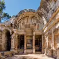 Nîmes: Eine Reise durch die Zeit mit einem Archäologen