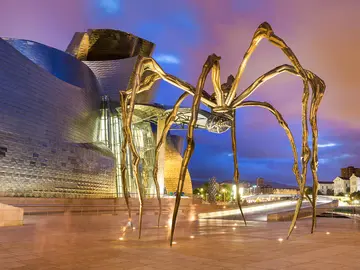 NIGHT TOUR Stories of Bilbao Limited Group 