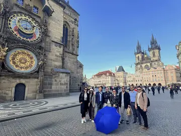 Tu Primer Tour en Praga: Reloj Astronómico, Ciudad Vieja y Barrio Judío + Clementinum!