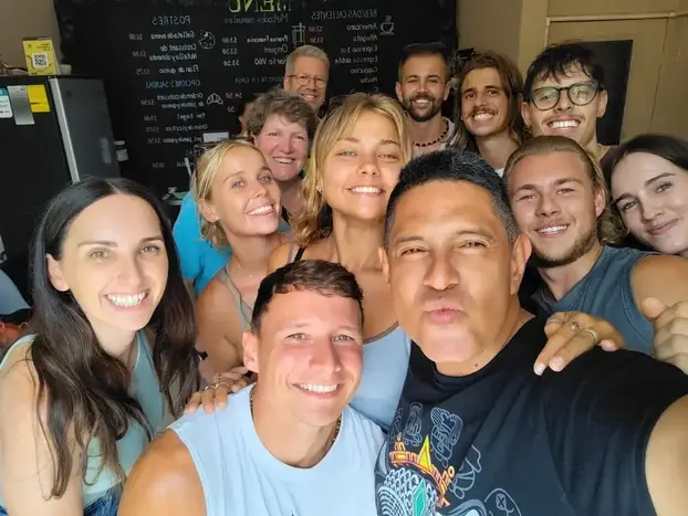 Free walking tour e tour gastronomico gratuiti con Gio, 2 tour in 1: scopri i cambiamenti del paese e i sapori di El Salvador, qui a Santa Ana.