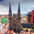 Entre Murales y Sabores: Quito Moderno a Pie