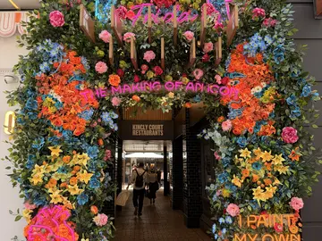 The Other London: From Rebellious Soho to Sophisticated Covent Garden 🎸🤘🎭🍣
