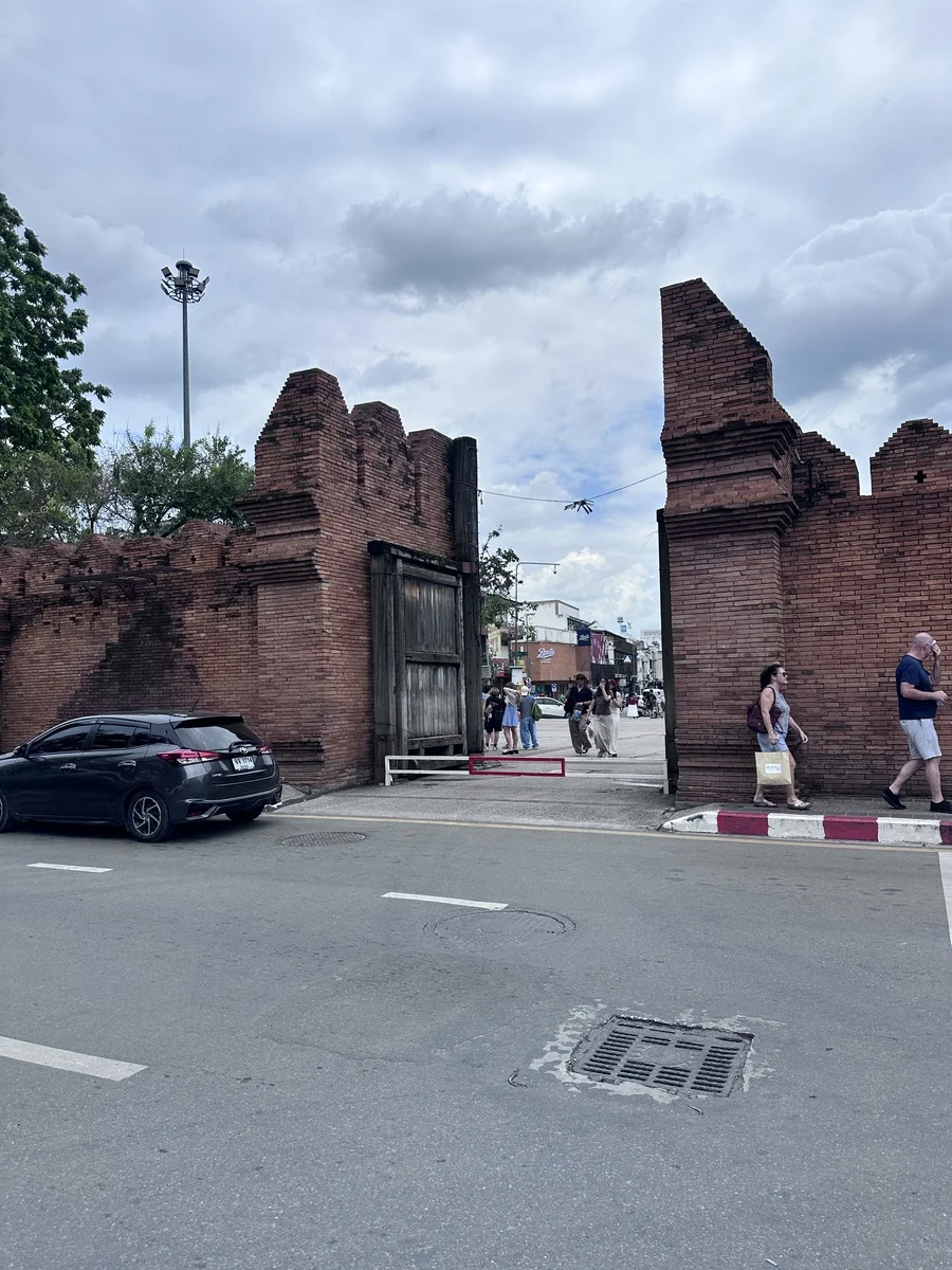 🏰 El corazón del Reino Lanna: Paseo esencial por la ciudad vieja de Chiang Mai 🇹🇭
