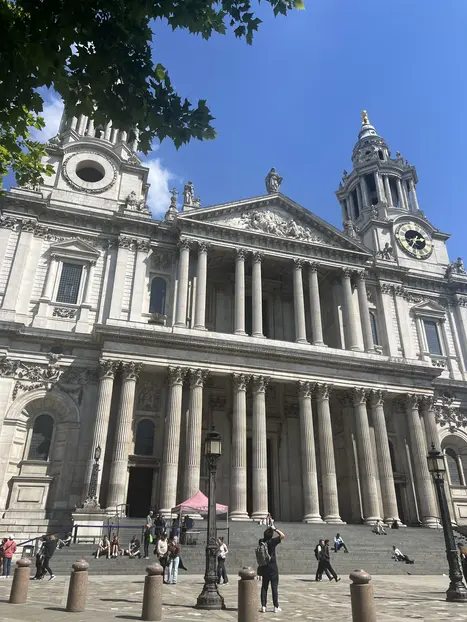 Tamigi: il Cuore Fluviale di Londra, tra storia e realtà 