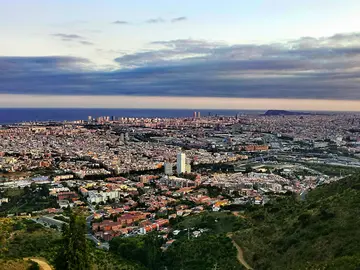 Tour del porto turistico di Serralada: insediamento iberico, natura e scorci nascosti di Barcellona