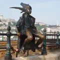 The "Must-Do" walk in the city center with Danube panorama along the promenade