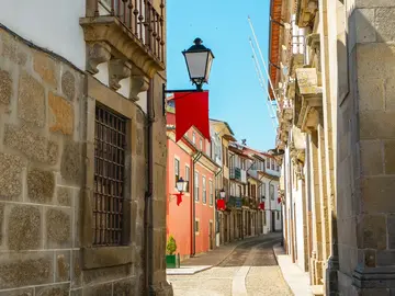Guimarães Free Tour: Cuna de Portugal, Castillo, Calles Ocultas e Historia Real