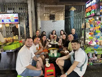 Premium-Food-Tour: Saigon bei Nacht: Street-Food-Spaziergang, den Sie nicht verpassen dürfen
