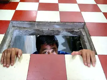 🕵️ Tour a Piedi Gratuito di Saigon – Bunker della Guerra Segreta, Resistenza e Storie Locali