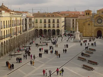 Explore Ávila through its palaces