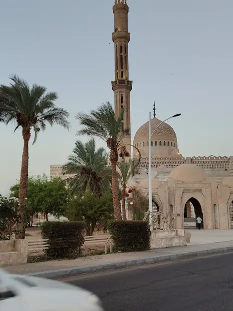 Tour des Friedens: Die Al-Mustafa-Moschee und die Kathedrale von Sharm