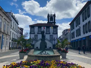 Kommen Sie und entdecken Sie Ponta Delgada durch die Augen eines Reisenden, der sich in die Insel verliebt hat.