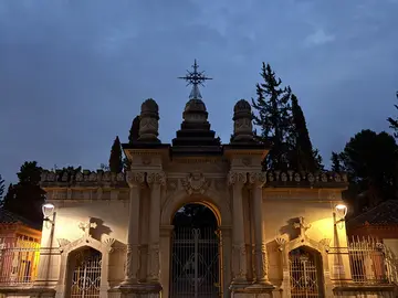🕯️Death in the 19th Century: Visit to the Cemetery ONLY IN SPANISH
