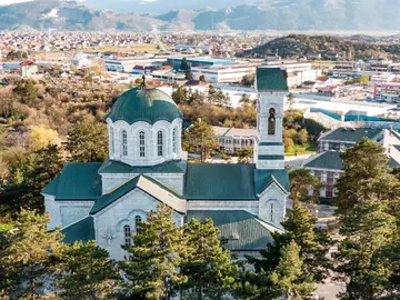 Historias de Niksic: Descubre la Ciudad a Pie