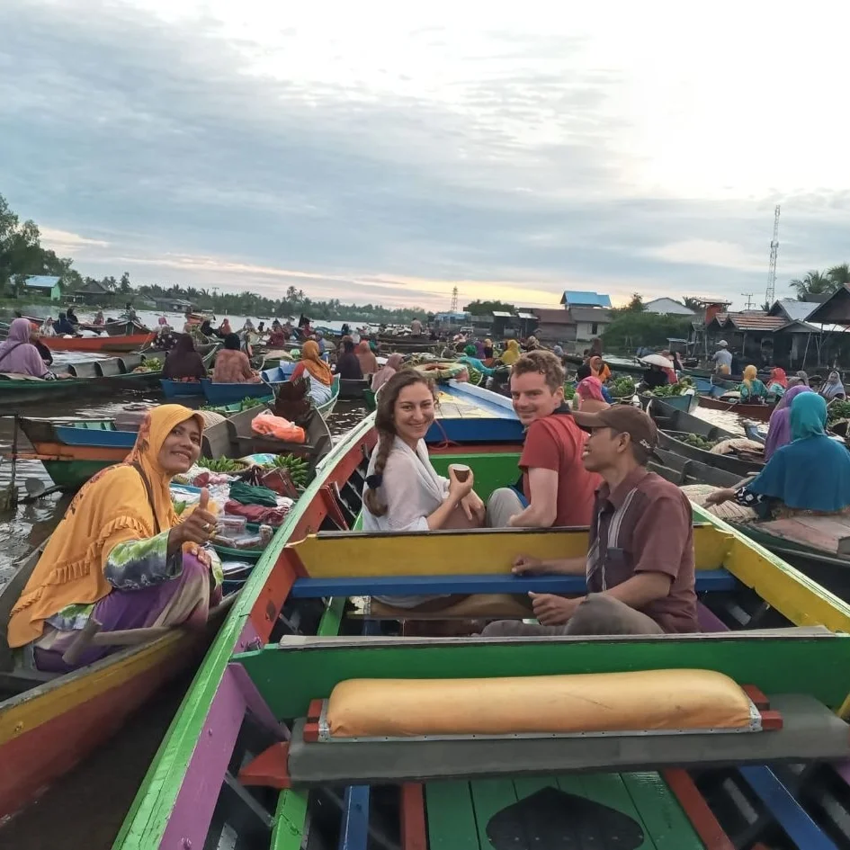 Visita el mercado flotante Lokbaintan Banjarmasin 
