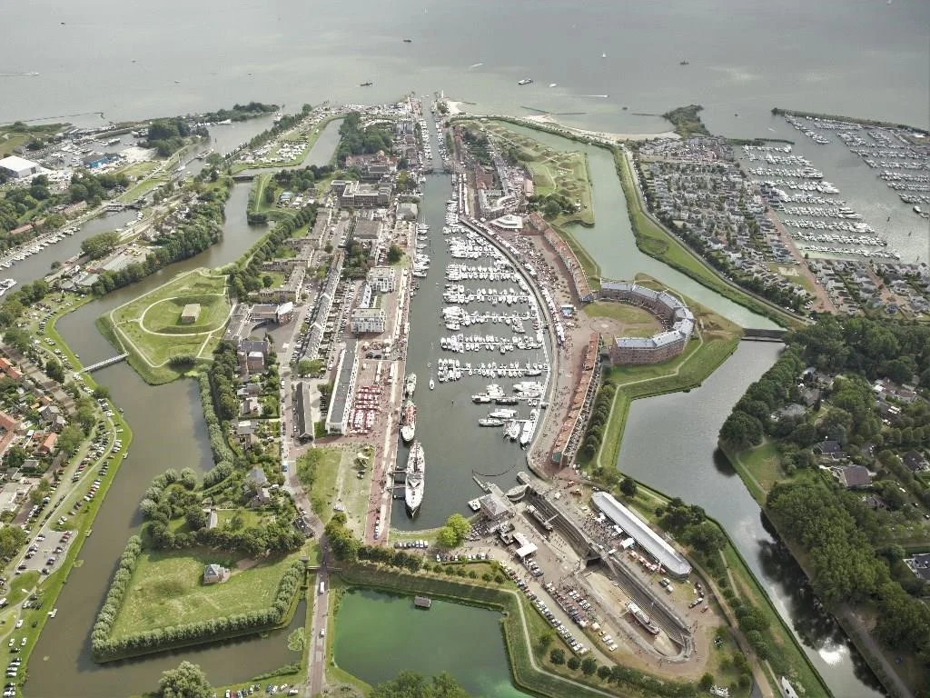 Hellevoetsluis in the big/world history