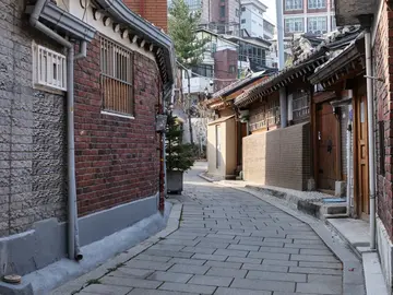 Hidden Seochon Night Walk in Seoul - Secret Views You Can’t Find Alone