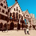 Free walking tour „Frankfurt Uncovered“: Von historischen Juwelen bis zu modernen Wundern