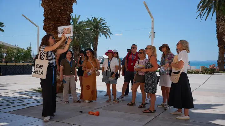 🧭 Free Spirit Split: Free Tour con Guías Locales