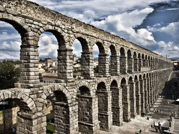 Free Tour of Segovia: A Journey Through Centuries of History - Individual Radio Guide Included 🎧! 