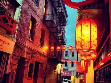 Chinatown & Little Italy: Travel from Asia to Europe