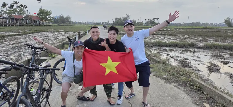 Ausflug für Radfahrer ins Dorf Cam Thanh 